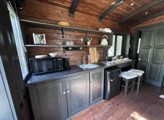 Roulotte / Tiny House Dans Les Alpilles Saint-Rémy-de-Provence Exterior foto